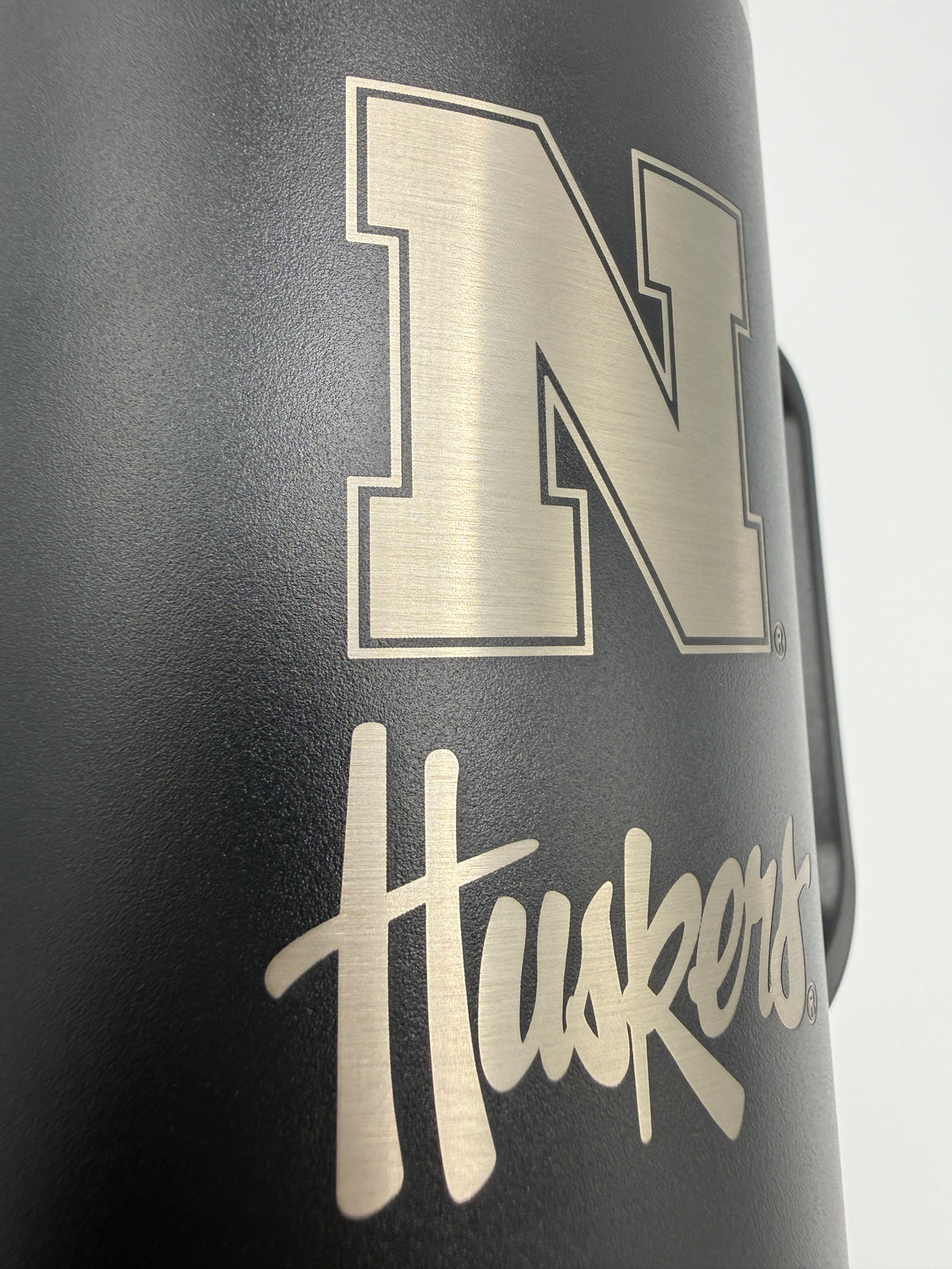 Black Etched Colossal Handled Tumbler - Nebraska Cornhuskers